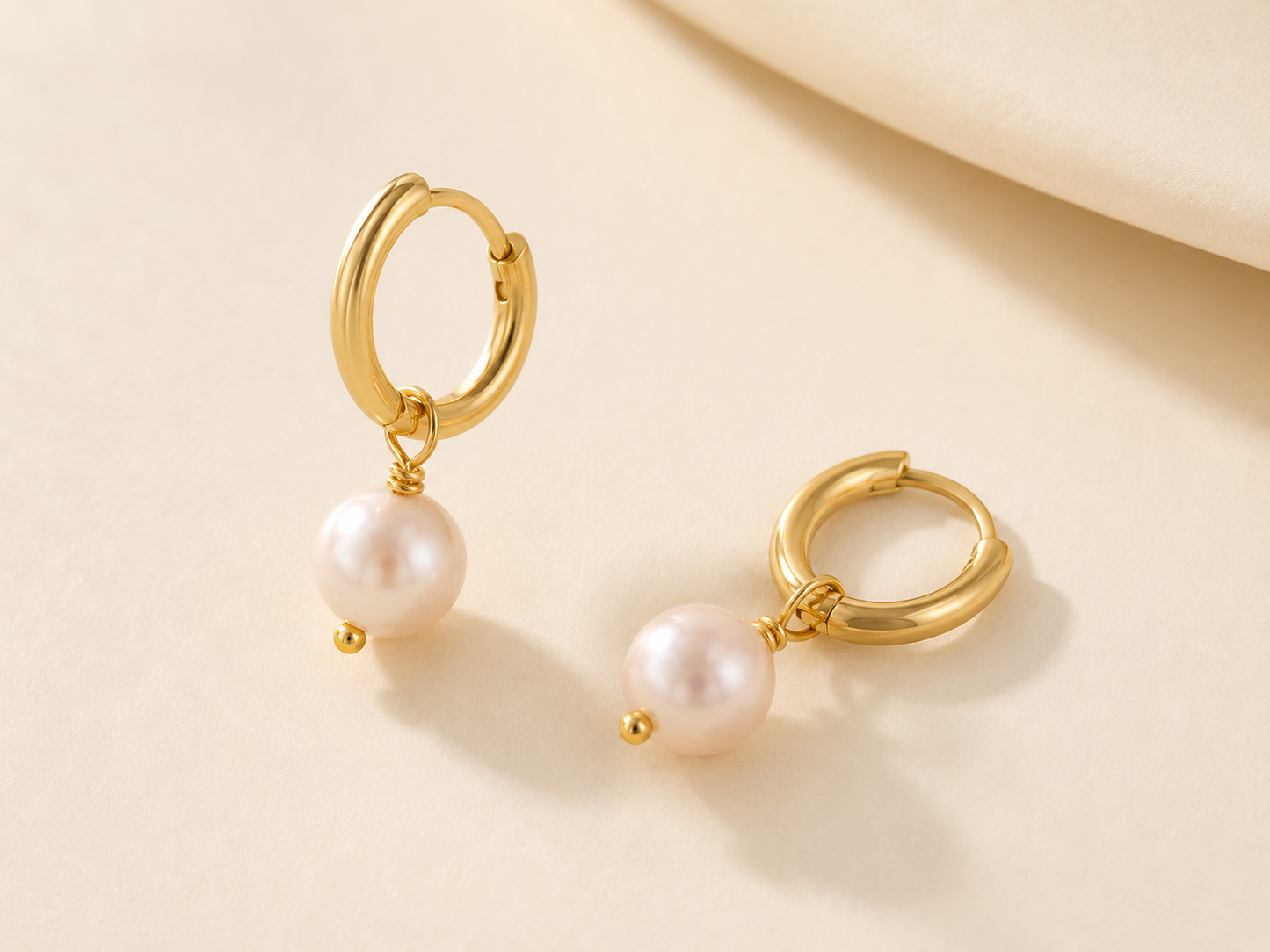 Diya Pearl Hoops | Goud Roze | Stainless Steel Parel