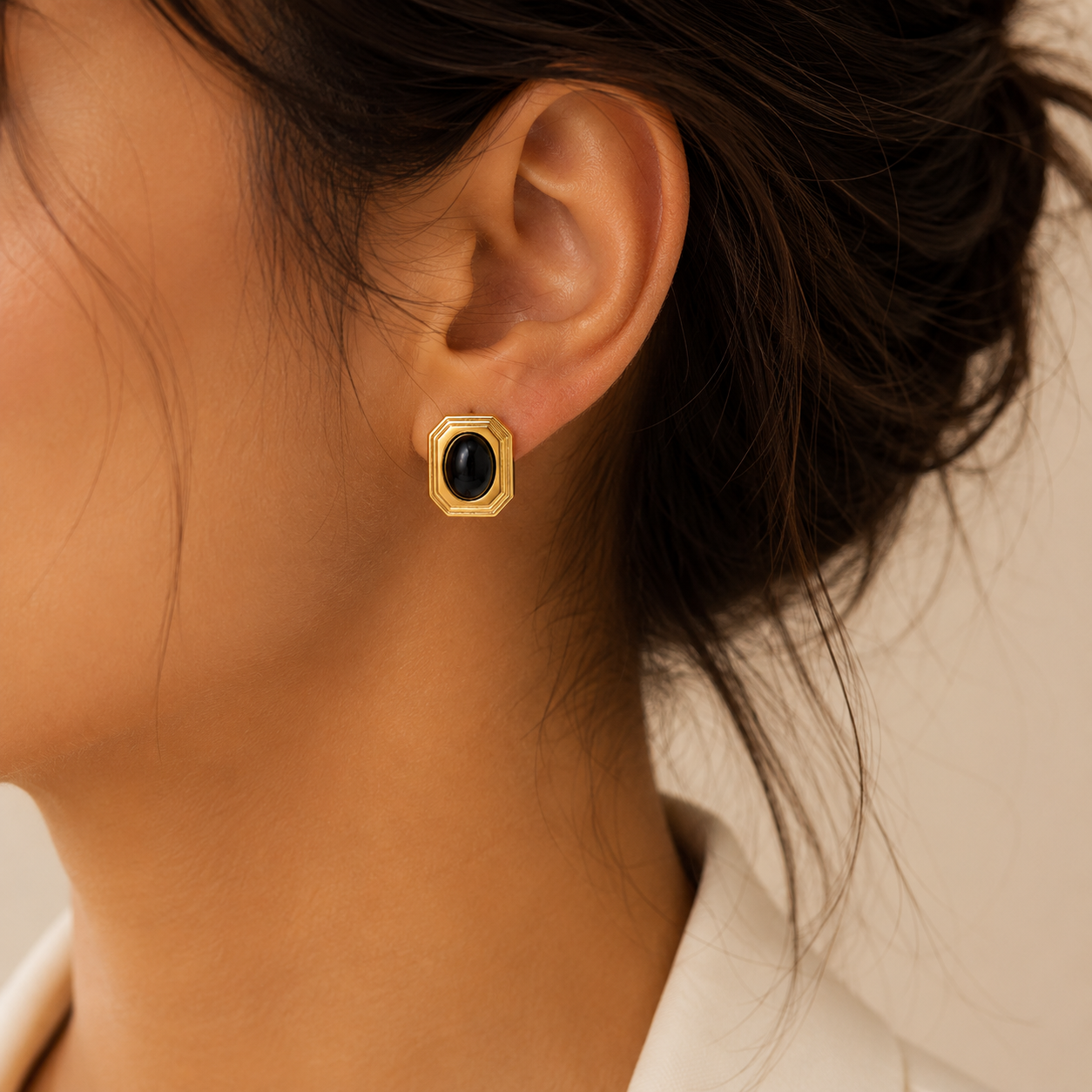 Amara Onyx Studs | Goud Stainless Steel